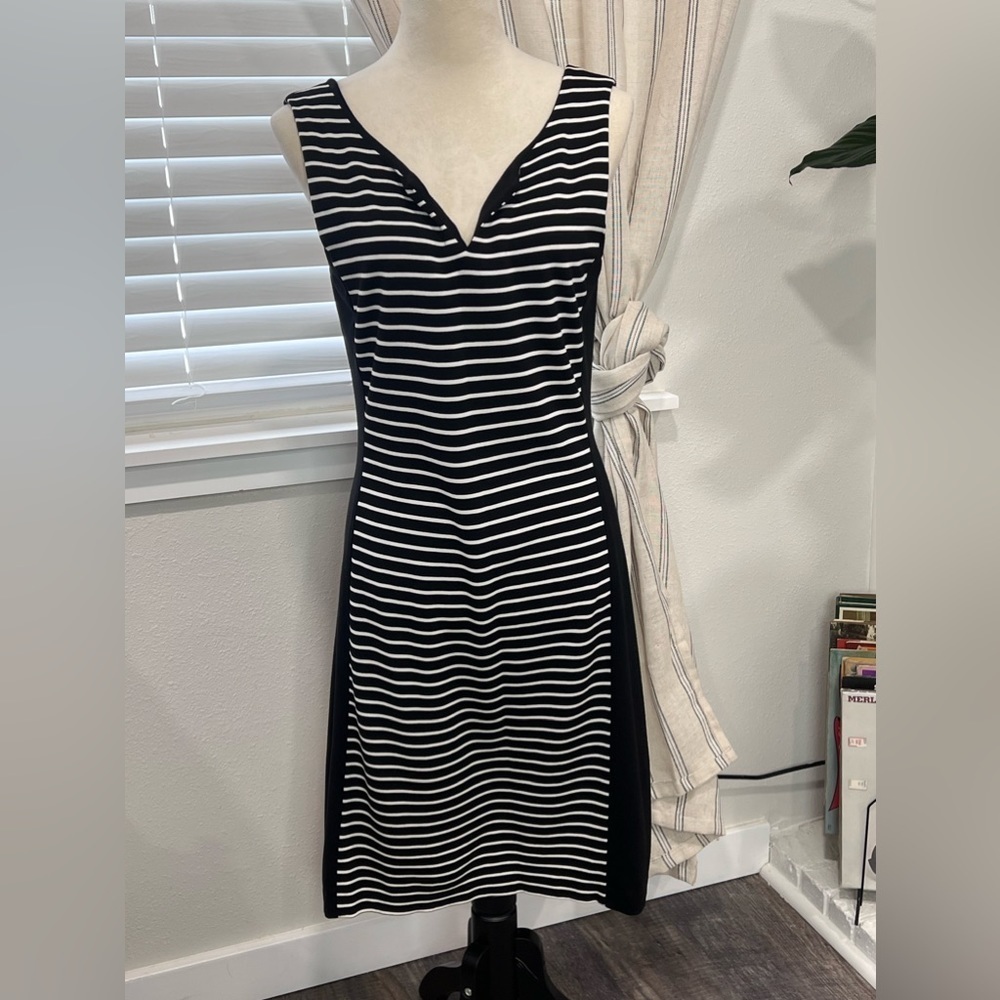 LAFAYETTE 148 NY SLEEVELESS SHEATH DRESS SZ MED BLACK WHITE VISCOSE SLIMMING